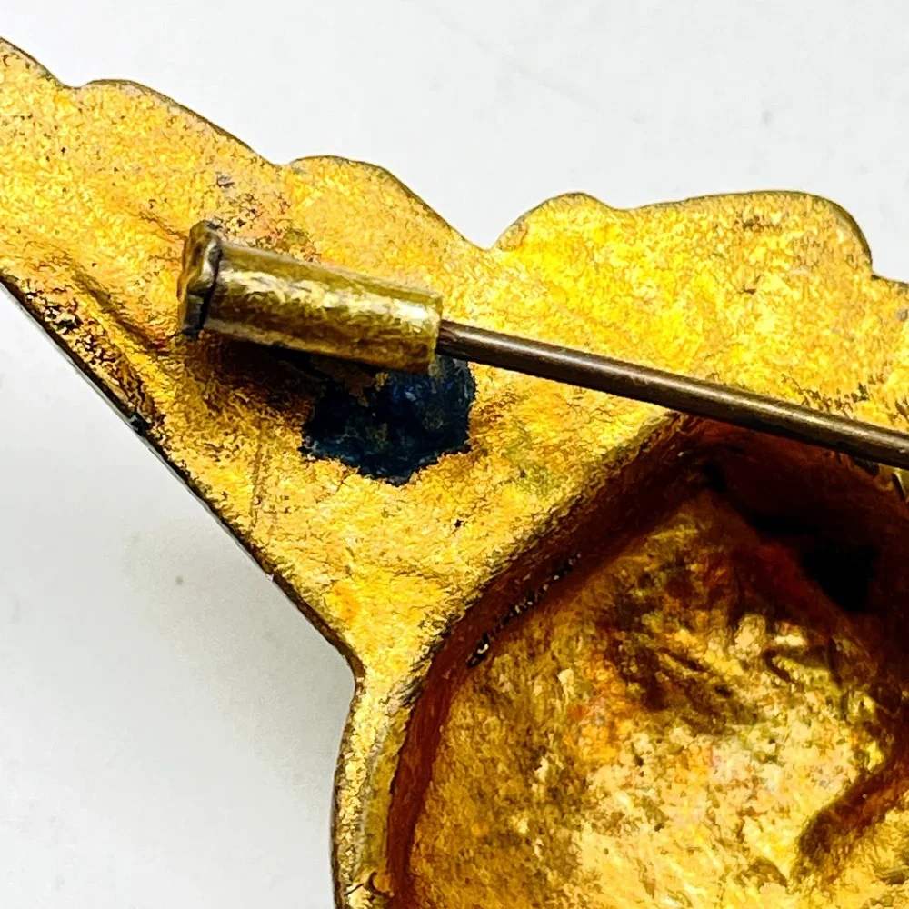 Vintage Bird in Flight Pin Brass Tone Unique Clasp Fowl Flying Classic